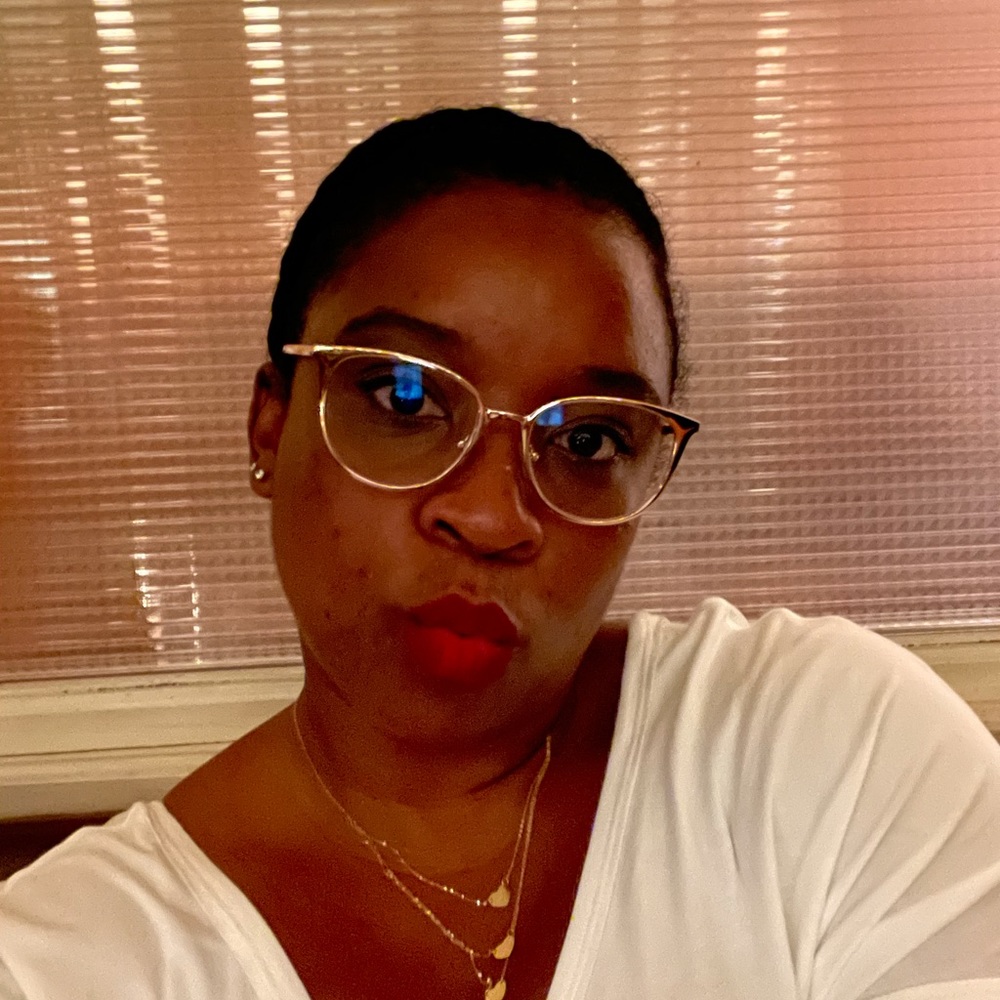Meet your Posher, Crystal